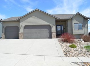 4822 Misty Woods Ln, Rapid City, SD 57701