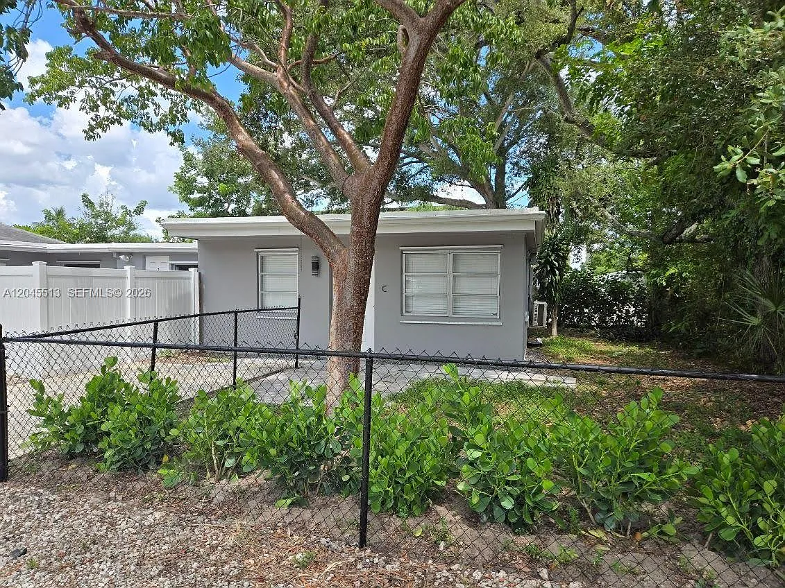 1 bed, 1.0 bath, 460 sqft, $1,675 — Photo 2