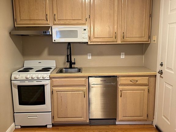 3rd image of 52 Washington St APT 7
