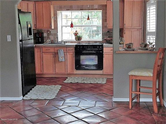 2nd image of 419 Dove Ave