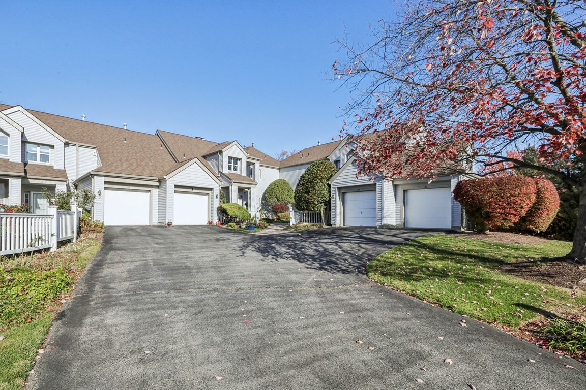 Harker Hill Dr-S2910-001.jpg