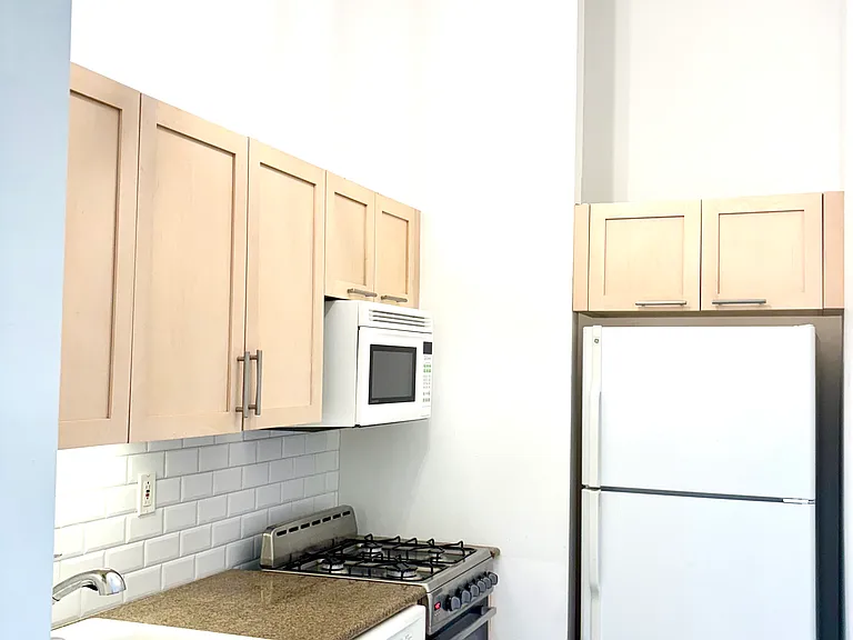 Outlook Ave — Photo 9
