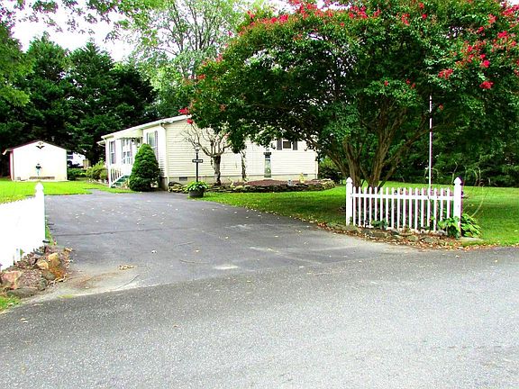 4th image of 27503 Briar Ln