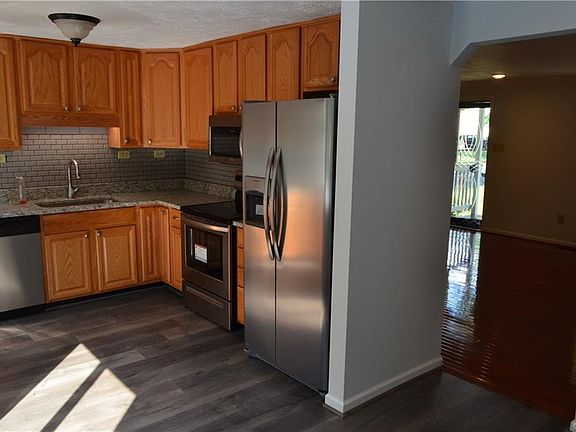 3rd image of 9414 Emmett Ct