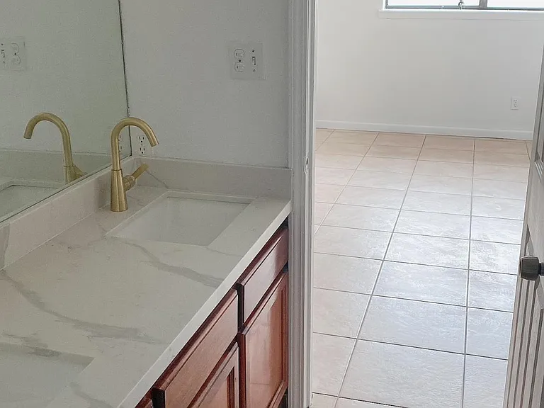 2100 El Dorado Ave #2100 — Photo 7