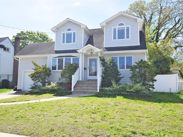 28 Karen Street, West Babylon, NY 11704