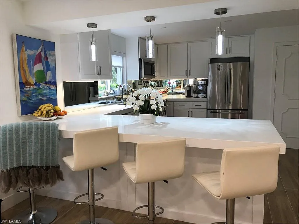 2 bed, 2.0 bath, 1340 sqft, $12,000 — Photo 4