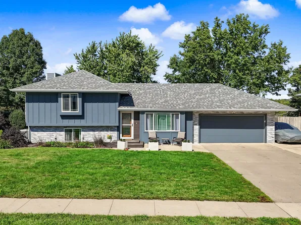 4847 Lakewood Dr, Norwalk, IA 50211