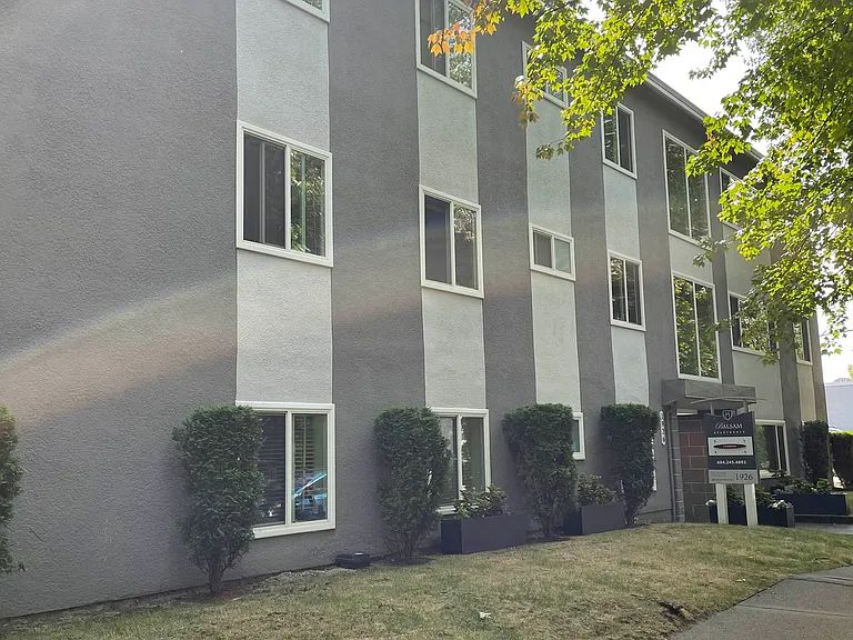 1926 Balsam St #302 — Photo 3