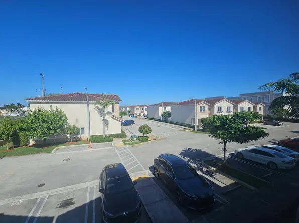 2944 NW 180th St #2944, Miami Gardens, FL 33056
