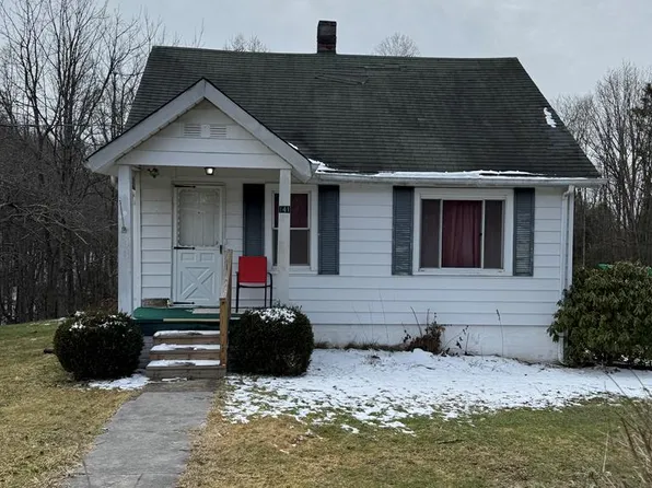 141 Hylton Loop Rd, Coal City, WV 25823