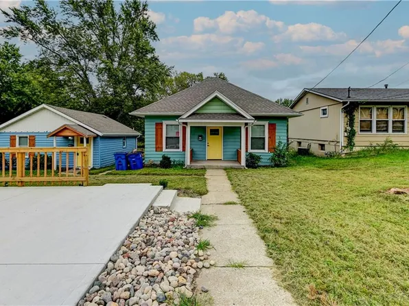 326 E Main St, Odessa, MO 64076