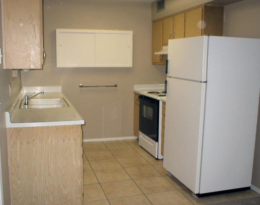 1st image of 10406 W Deanne Dr