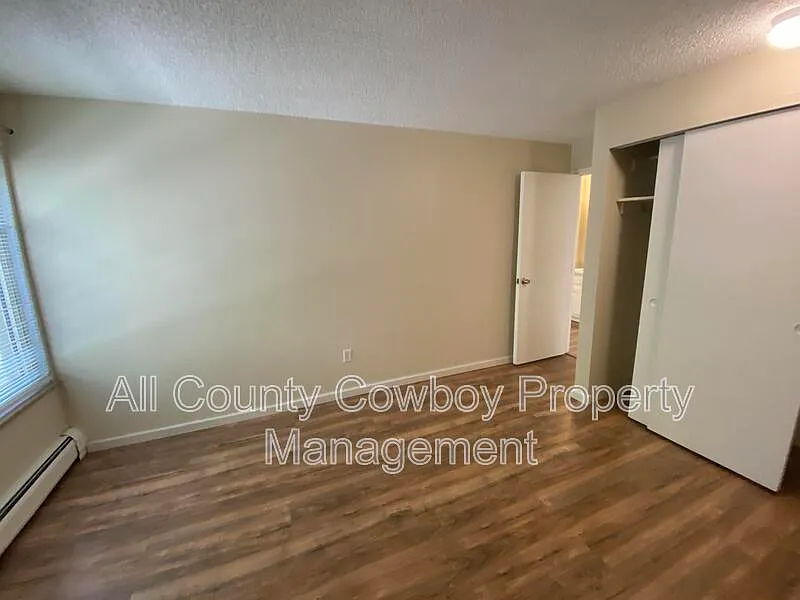 2 bed, 1.0 bath, $1,200 — Photo 4