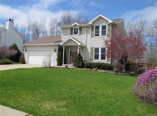 6052 Margaret Ann Dr, Lake View, NY 14085