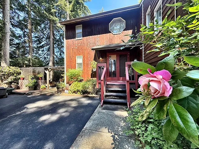 3300 Marjorie Ln SE — Photo 9