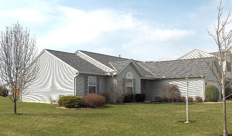1st image of 549 Oakdale Cir