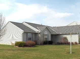 549 Oakdale Cir, Elyria, OH 44035