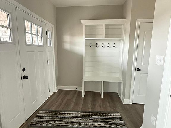 2nd image of 335 Mohegan Trl