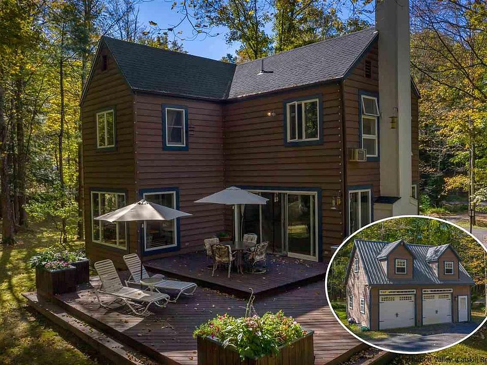 1st image of 7 Adrienne Ln
