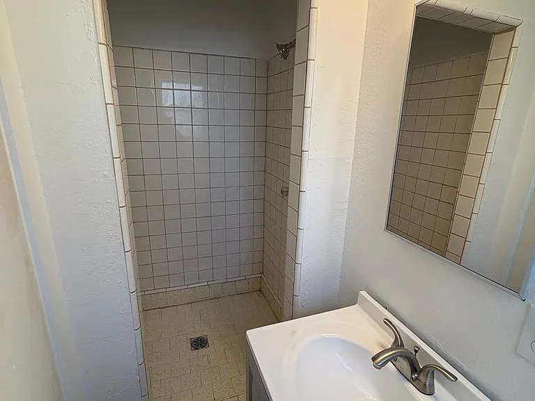 3415 — Photo 20