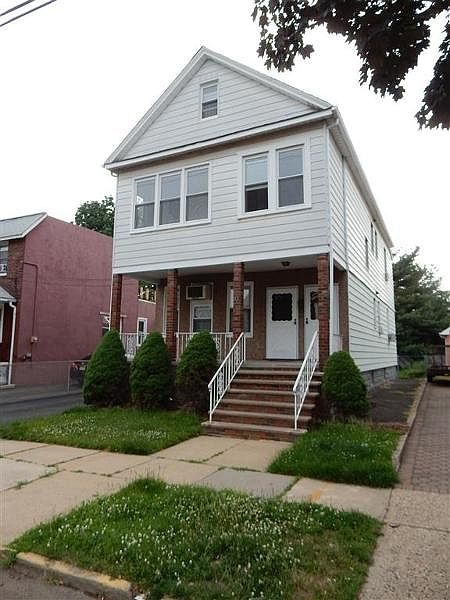 2nd image of 32 W 12th St