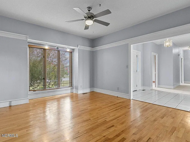 867 Castleberry Ct — Photo 23