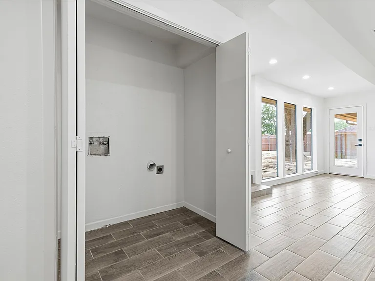 17003 Davenport Rd — Photo 36