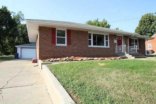 1st image of 1105 E Lacona Ave