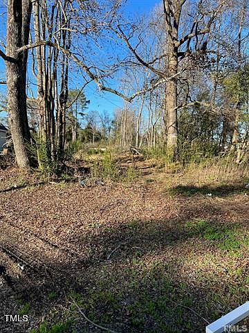 2nd image of 604 W Old Rd #1