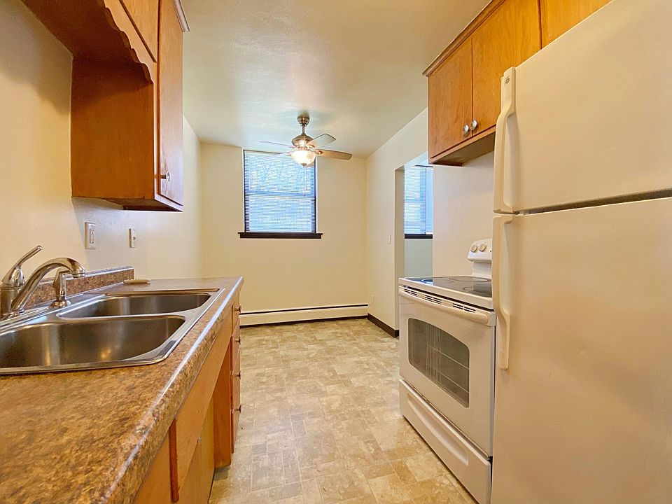 West 7th - 2246 & 2254 7th St W Saint Paul MN | Zillow