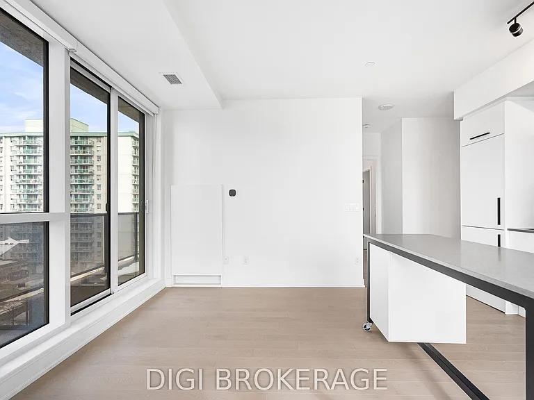 560 Rideau St #704 — Photo 10