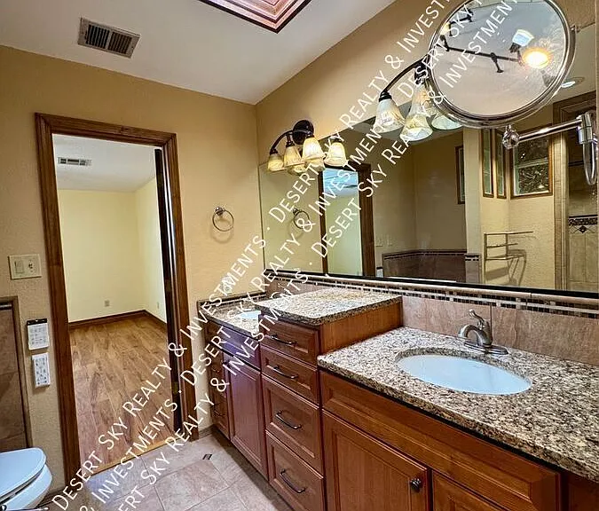 1719 Regal Rdg — Photo 21