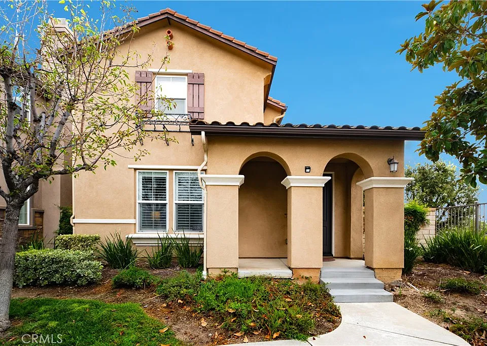 820 E Ruby Lace Way