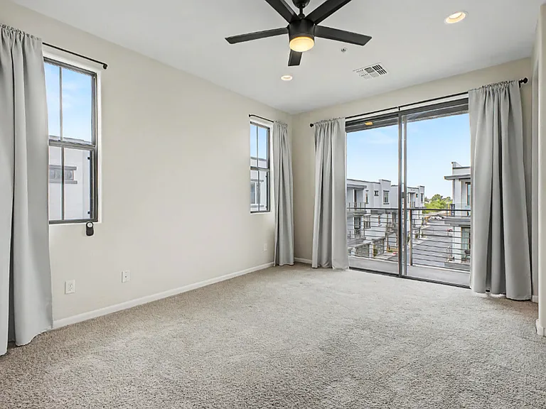 2090 S Dorsey Ln #1030 — Photo 9