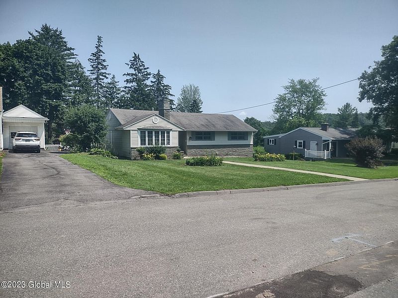 2nd image of 704 S William Street