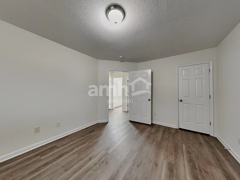 5640 Regent Village Dr — Photo 11