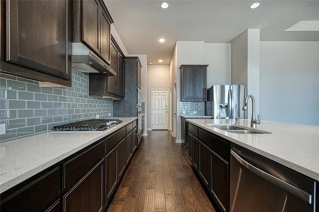 4 bed, 3.5 bath, 2563 sqft, $3,450 — Photo 4