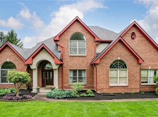 669 Towncrest Dr, Dayton, OH 45434