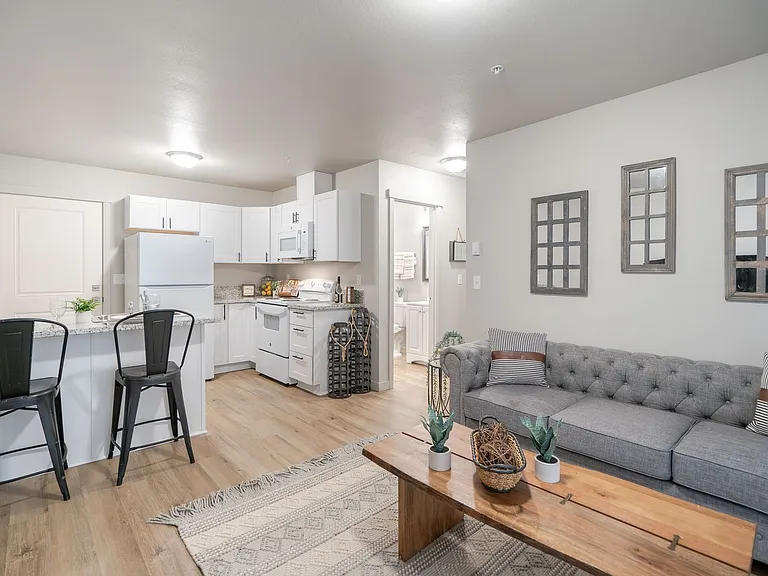 555 N. River Rd. — Photo 23