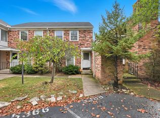 5366 Yorkshire Village Ln #B-22, Columbus, OH 43232