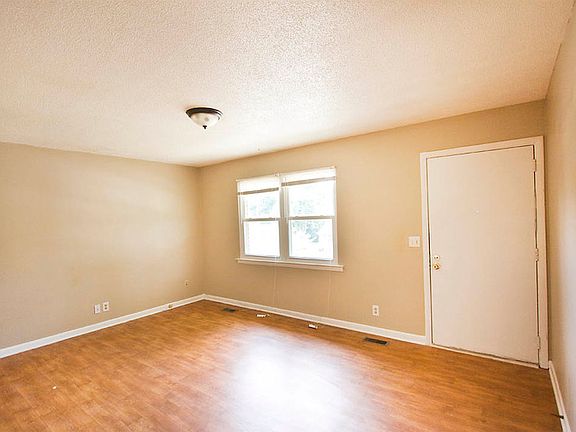 4th image of 1547 Cherry Tree Dr