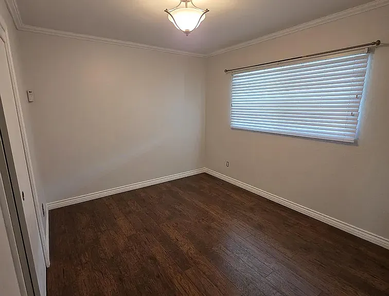 2312 Finch Ln — Photo 13