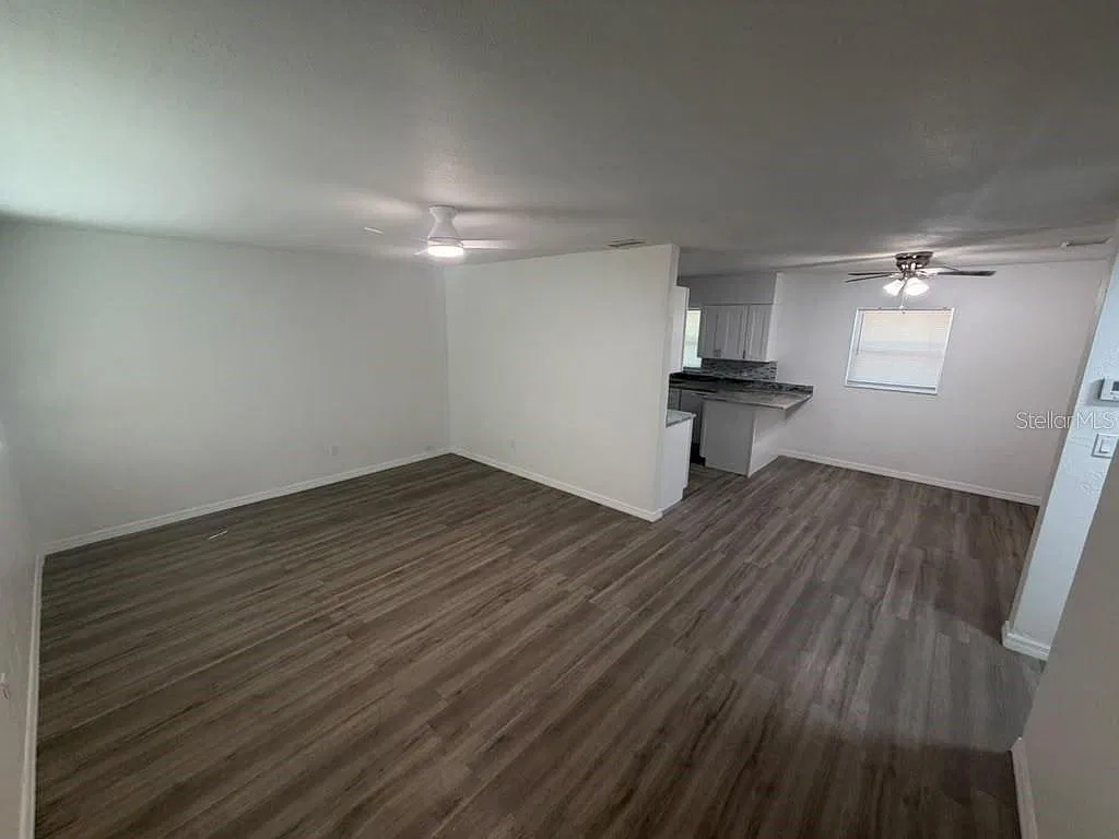 3 bed, 1.0 bath, 1225 sqft, $2,045 — Photo 2