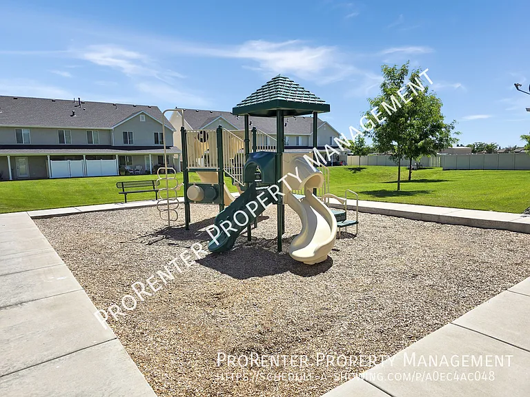 1811 W 675 N — Photo 4