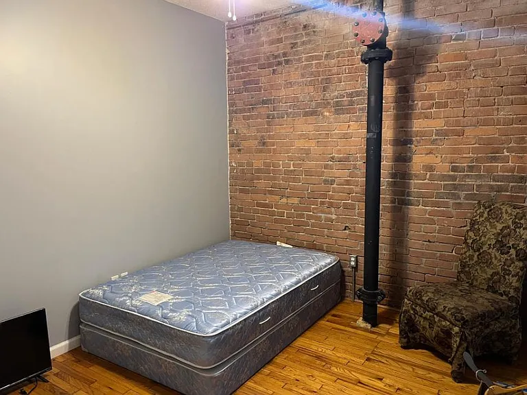 145 W Pine St #L — Photo 6