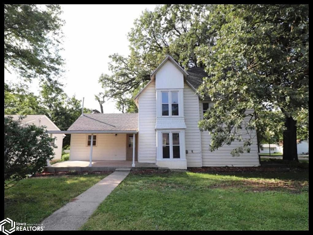 300 S Carthage St, Exira, IA 50076 Zillow