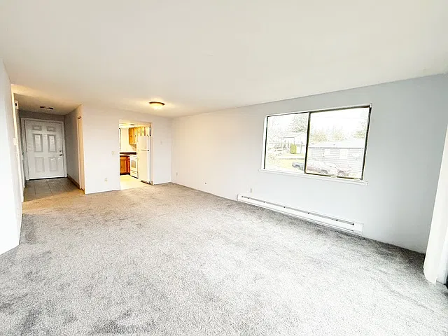 Placement - 2161 E Spring St - 5 — Photo 4