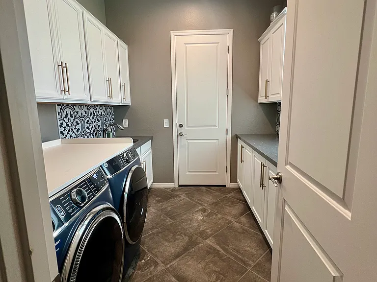 20551 E Mayberry Rd — Photo 11