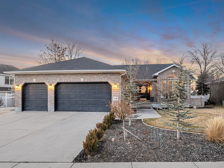 9162 S Glenn Abbey Way — Photo 2